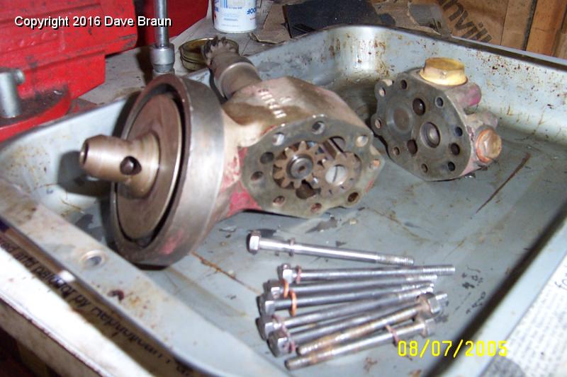 MGTD15470/Engine XPAG TD2 15613/Engine Teardown/oil pump first cleaning